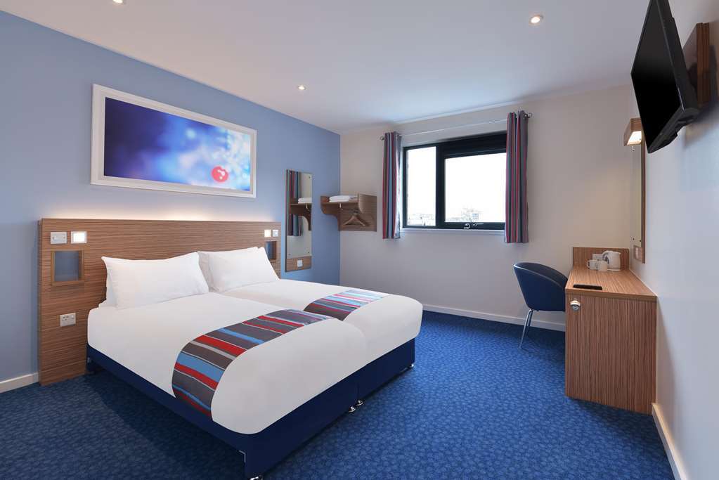 Travelodge Basildon Room photo